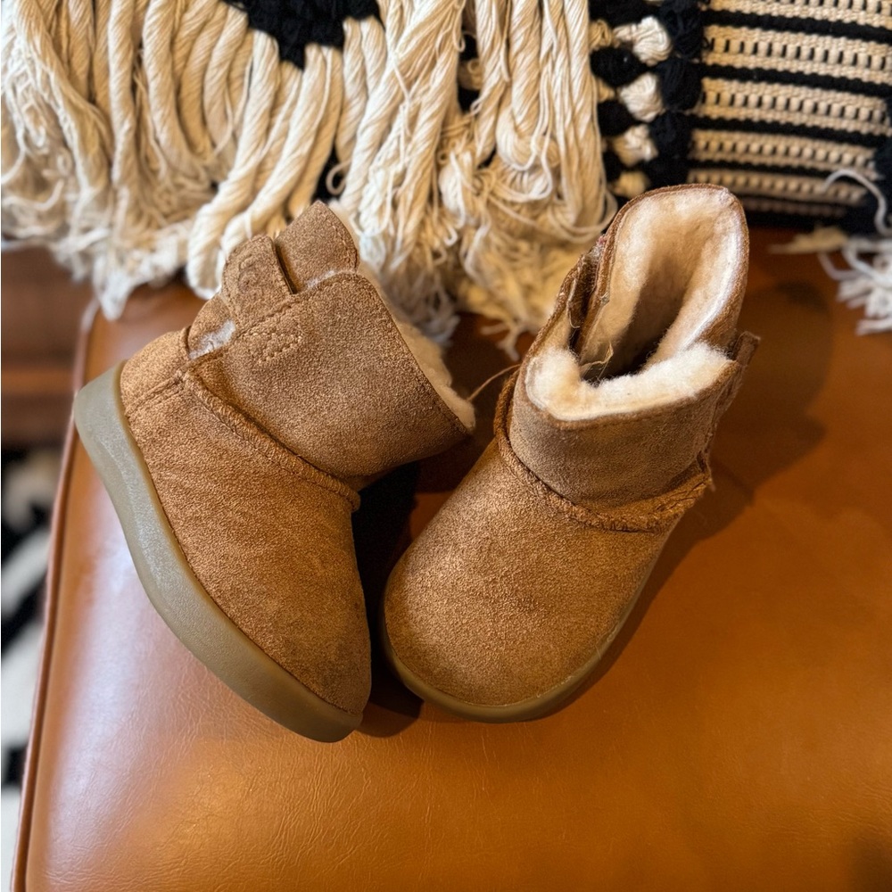 UGG Keelan Toddler Ankle Boots in Chestnut